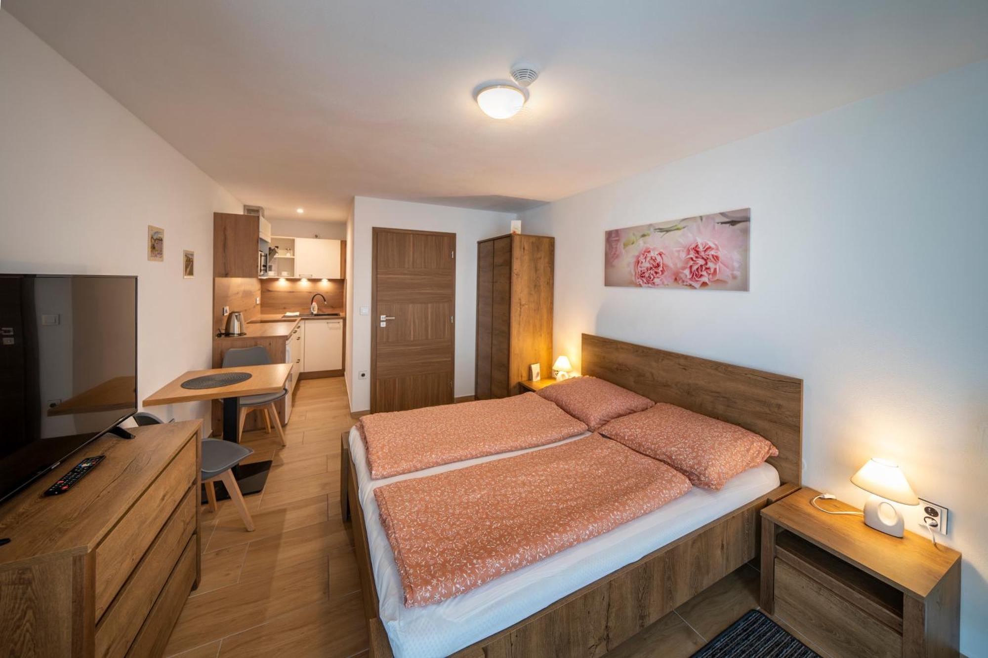 Apartmany Pod Namestim 2 Телч Экстерьер фото