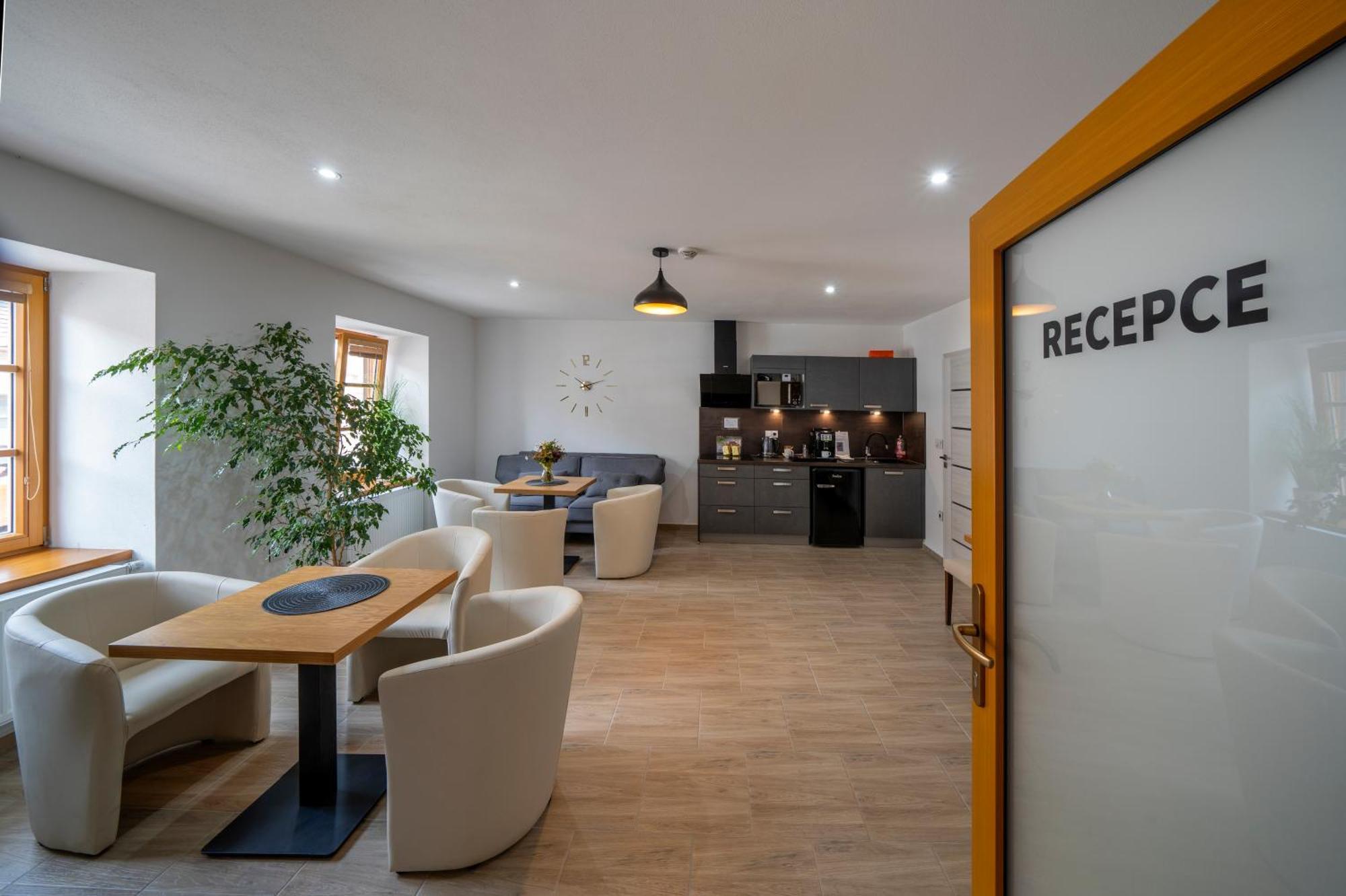 Apartmany Pod Namestim 2 Телч Экстерьер фото