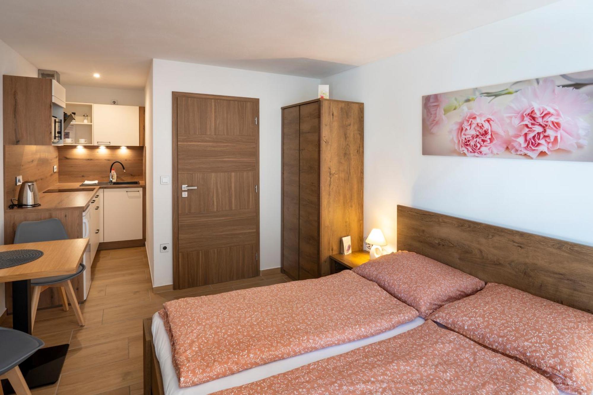 Apartmany Pod Namestim 2 Телч Экстерьер фото